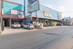 RedDoorz Syariah near Exit Toll Subang