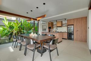 Modern Luxury 5BR Villa Pasisi 11 in Canggu