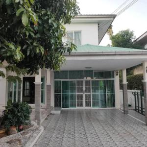 Charming Guest Room in Secure Residential Area Near Lat Krabang