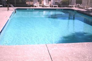 Spacious 4BR • Beach Right Across the Street • First-Floor • Pool Elevator • Ocean Pointe A2