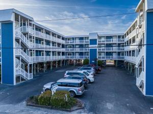 Oceanfront 2BR Updated Condo • Balcony Views • Pet Friendly • A Summer Place A7