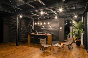 Yokosuka Sky Grey -横須賀のビーチフロントベース-