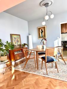 Vera Central Apartment with Free Parking