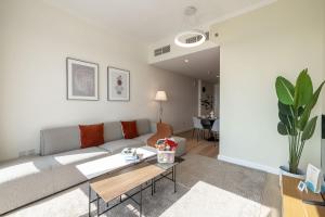 Airstay - Modern 1BR - Full Golf Course Views - Monthly Offer Available