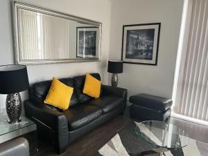 Lovely 1Bed flat 10mins to Canary Wharf & parking