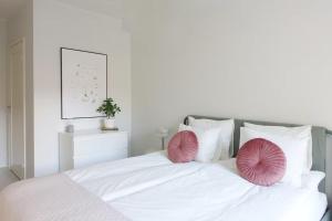 Modern 2 BR with Garage & Sauna by Nordic Stay Collection