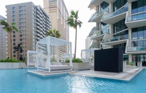Luxury 1BR in JVC Private Balcony Pool & Parking