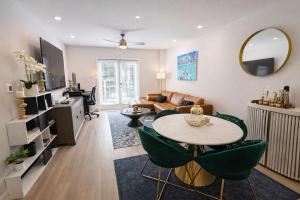 Allura Little Italy - 2 BR in Downtowns Top Spot