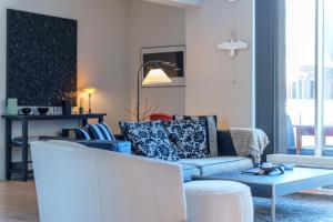 Modern Apartment with Balcony near Tivoli & Metro