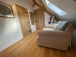 Upper Gelli Luxury Holiday Lodge, Converted Dairy & Cosy Shepherds Huts