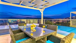 Kalkan 2 bedroom villa with private heated pool pool and Jacuzzi