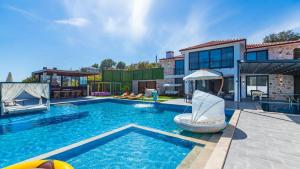 Kaş 5 bedroom Luxury villa with private pool hot tub