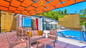 Üzümlü 2 bedroom secluded villa with private pool hot tub