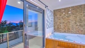 Üzümlü 1 bedroom secluded villa with private pool hot tub