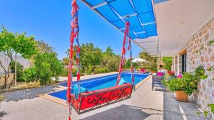 Üzümlü 1 bedroom secluded villa with private pool hot tub