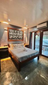 Casa De Loren Family Room