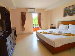 Rayong Lanna Hotel
