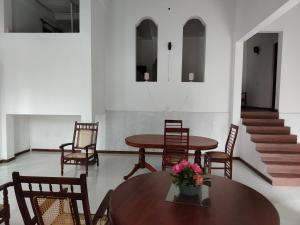 Villa j 18 weligama