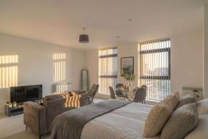 Modern Studio Apartment in Salford Great Views