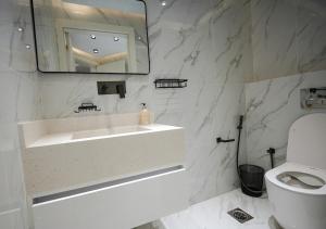 Luxury 3 Bed flat in Marina crown