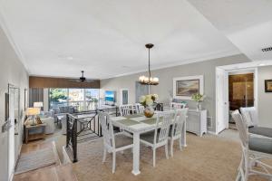 Coastal Lakehouse Condo on Siesta Key Public Beach