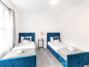 Apartment - Sleeps 6 - Shepherds Bush Station