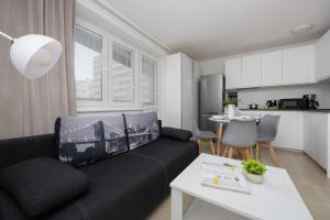 Central Warsaw Apartments near the Palace of Culture and Science by Noclegi Renters