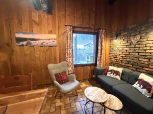 LA POMME DE PIN 2 Appartement avec terrasse