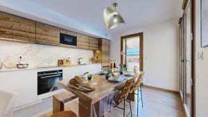 New, Mountain View, Terrace 26m, 8 People