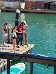 Canal-Front Private Jetty Walk to Beach