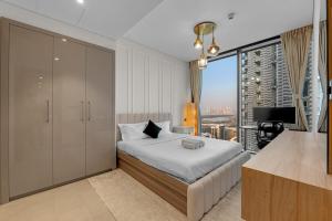 Waves - Elegant High-Floor 2BR Close To Downtown