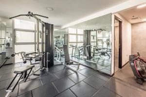 Stylish 2BHK Central Marina Rooftop Pool DEC T1 601