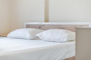 Dream by the Sea Apartment by PikHost