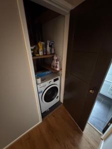 Stylish 2-Bed Flat in Mossley Hill