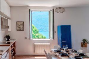 Silken Escape - Pool and Lake View - by MyHomeInComo