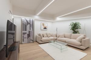 GuestHost - Luxury Apartment De Angeli, Milano