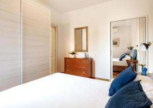 Luxury in Rome Panoramic terrace Fontana di Trevi