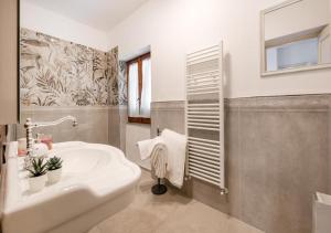 Luxury in Rome Panoramic terrace Fontana di Trevi