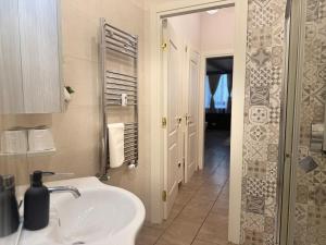 ACasaDiImma Loft Elegante a 2 min da Metropolitana Porta Romana con wifi, corte interna