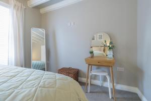 Quay Street Cottage, 2 bed, 2 bath - Scarborough