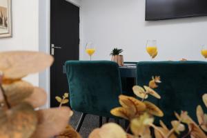 2BR Apt By Homesy Short Lets & Serviced Accommodation Cardiff Near City Centre