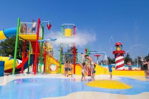 Welcome in - Chalet Schelp - Camping Duinhoeve Zeeland | omheind en licht | Huisdiervriendelijk