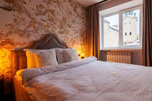 Royal apart on Svobody 6-8 Avenue