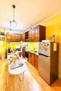 Feel at Home Polomolok WiFi 300mbps Netflix 75in TV