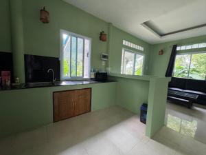 Green House on the Hill Chaloklum