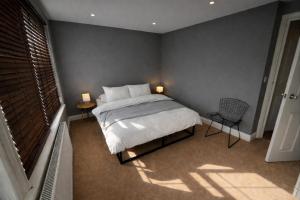 Central London Charming Camden Split Level Home