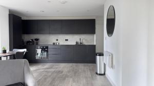 Luxury 2 Bed Apartment By Noire Property