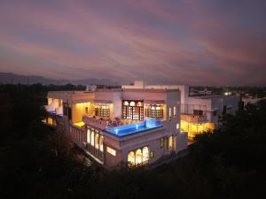 Saffronstays Kilakot Suite with Private Plunge Pool
