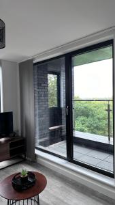 Luxury 2 Bed Apartment By Noire Property