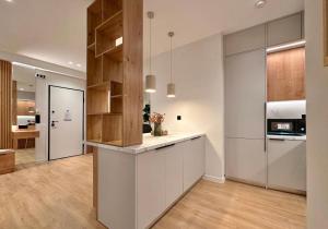 Ako235 - 2BR Metaxourgeio 5th Floor with Jacuzzi